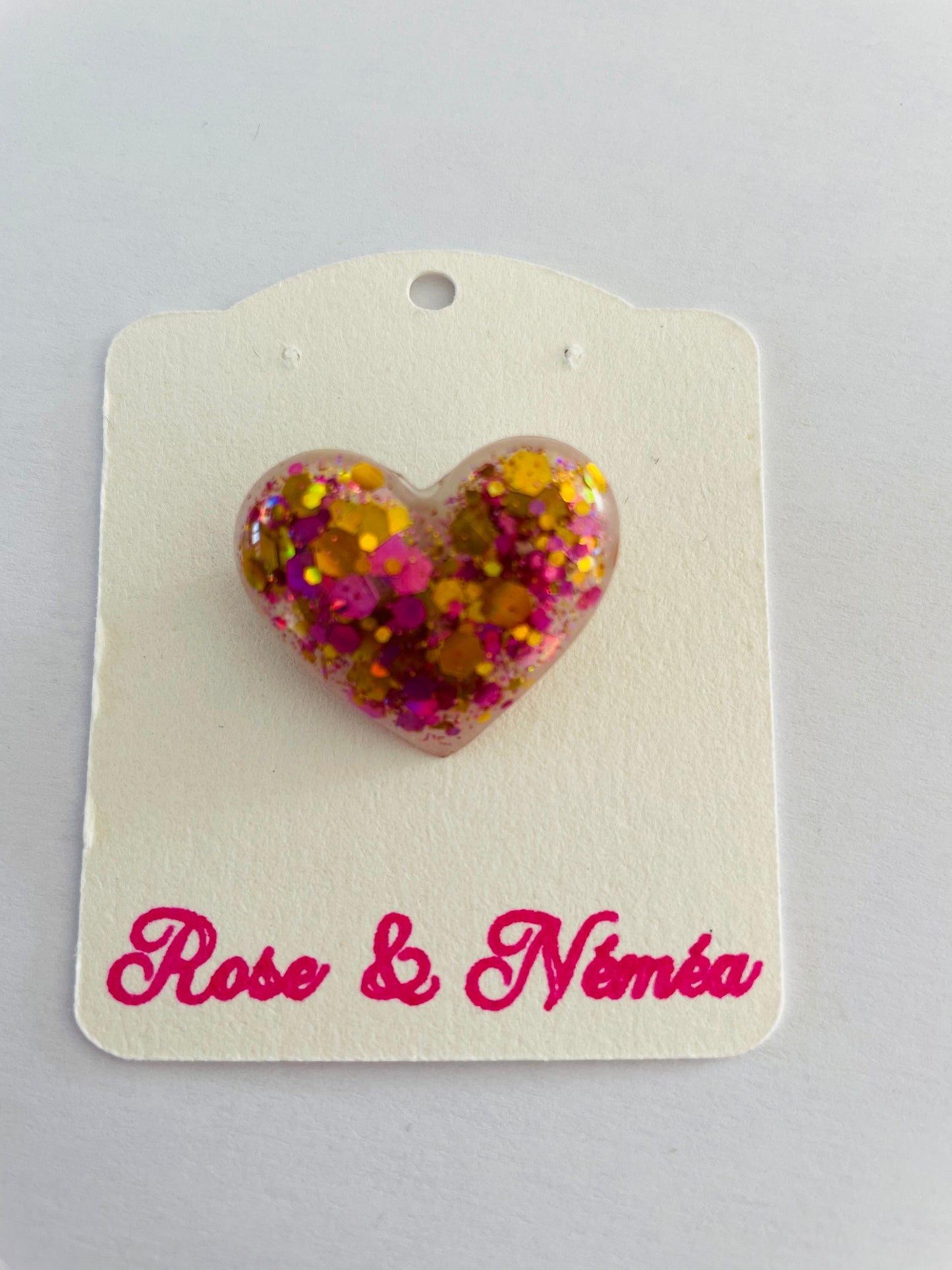 Petite broche cœur paillettes