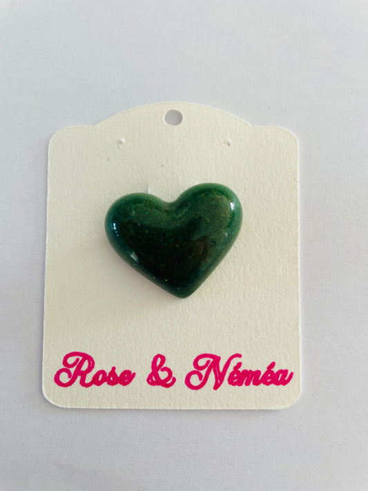Petite broche cœur vert foncé