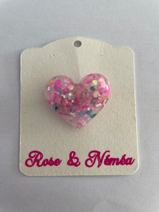 Petite broche cœur rose à paillettes