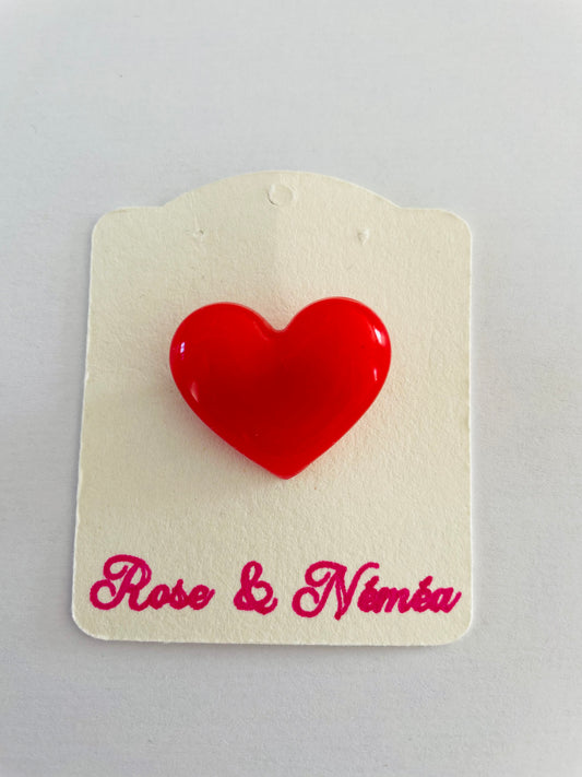 Petite broche cœur rouge